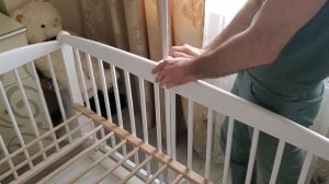 Детская кроватка с маятником, сборка