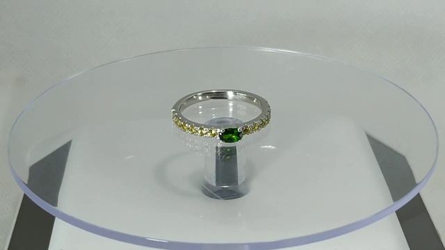 Кольцо с натуральным хромдиопсидом 5х3 мм и желтыми сапфирами Размер 17 Серебро 925 смотреть онлайн