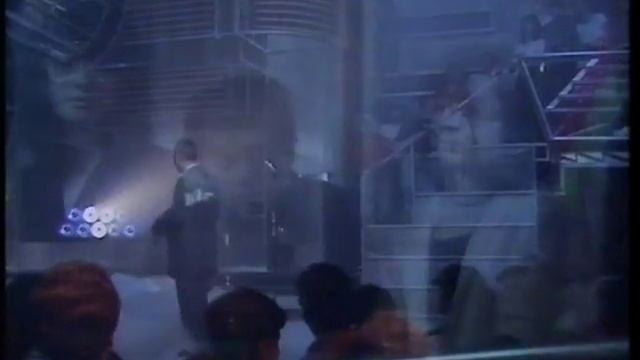 Phil Collins - A Groovy Kind Of Love - Top Of The Pops - Thursday 8th September 1988