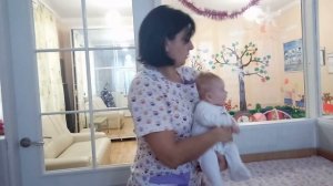 Как носить малыша на руках  Ребенок 0 3 месяца  Татьяна Труба