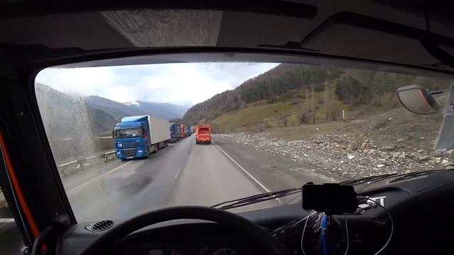 Головокружительный перегон по серпантину. Гоним мусорки в Армению смотреть онлайн