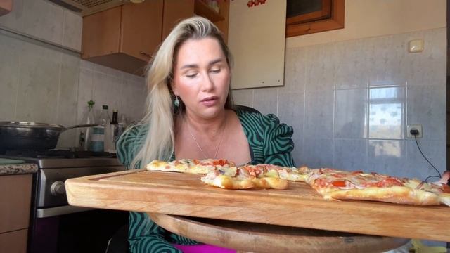 Мукбанг/Большая мясная пицца/Подруга легла под мужа ??♀️ смотреть онлайн