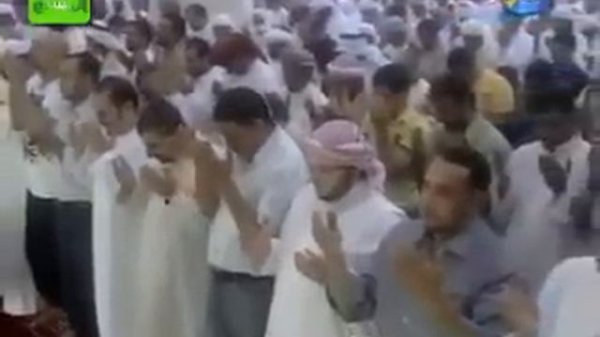 Ребенок плачет за шейхом Идрисом аль Абкаром