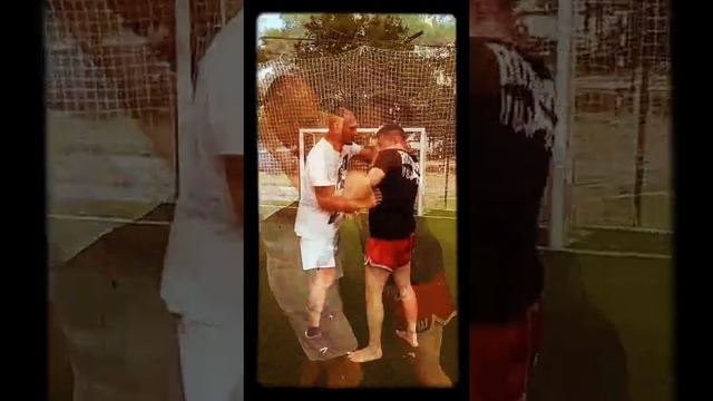 База клинча Муай Тай-удары локтями в клинче ?????? смотреть онлайн