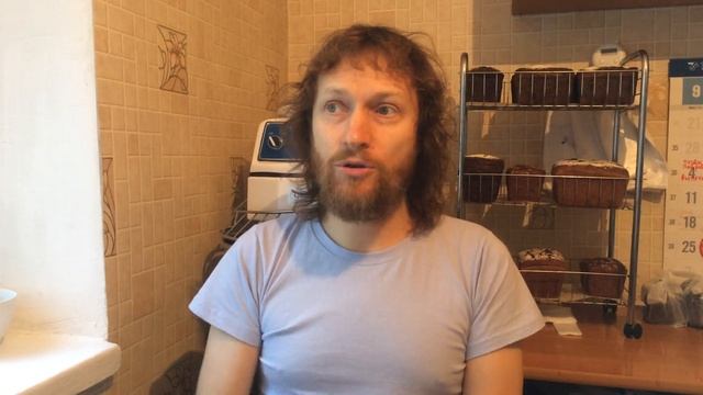 Почему ржаной хлеб на закваске кажется сырым и липнет к ножу? смотреть онлайн