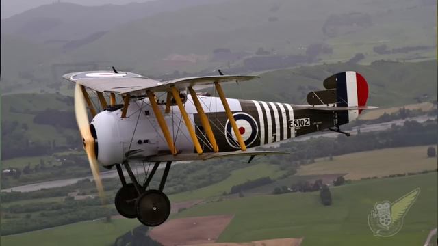 WW1 Sopwith Snipe fighter at RAF Museum in London смотреть онлайн