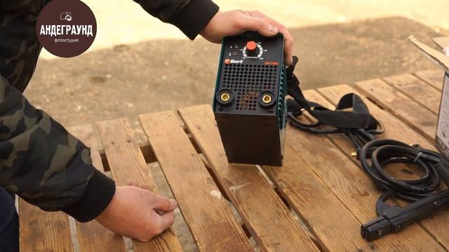 ОНЛАЙН ТРЕЙД.РУ — Сварочный аппарат Bort BSI-190H, инверторный, Код товара: 1349457, смотреть онлайн