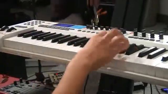 Skrillex - Scary Monsters And Nice Sprites (Live Cover by Pinn Panelle).mp4.m0o30ju.partial смотреть онлайн