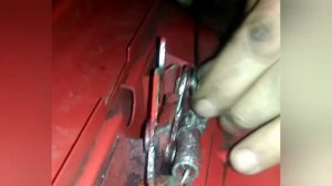 Замена тросика капота