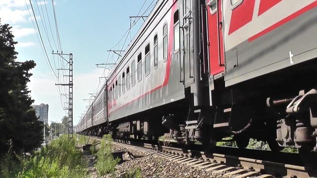 Электровоз 2ЭС4К-121 с пассажирским поездом Уфа - Адлер смотреть онлайн