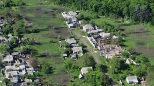 Российские войска продолжают зачистку села Камышеваха от националистов