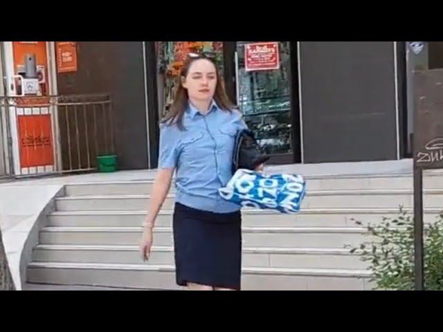 Приставша нарушительница угрожает уголовной статьёй за съёмку. смотреть онлайн