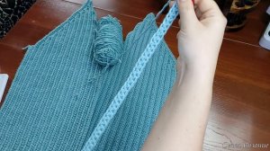 Тёплый кардиган крючком с регланом в технике поперечного вязания