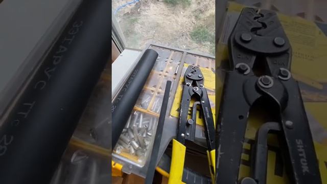 Как удлинить кабель… #кабель #соединение #гильза #электромонтаж #shorts #220provodov смотреть онлайн