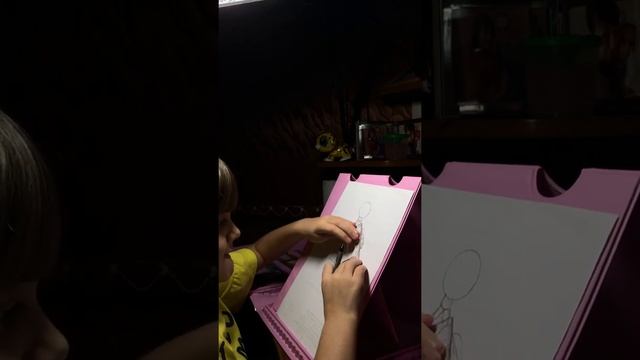 Как нарисовать куклу из игры в кальмара смотреть онлайн