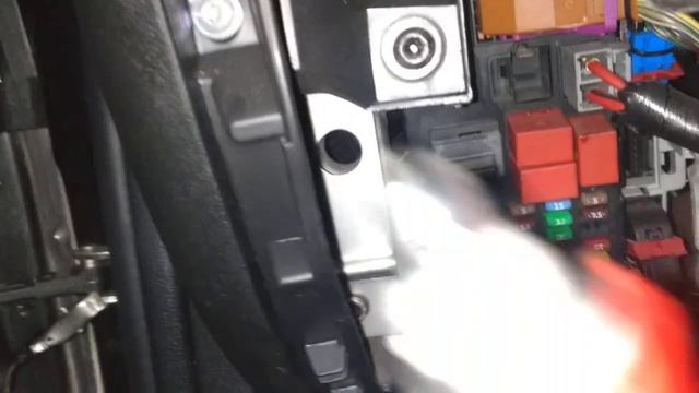 #vgsound  Localizando Fusível Farol Baixo - Fiat Bravo