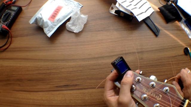 Тюнер для настройки гитары из китая. Good Master смотреть онлайн