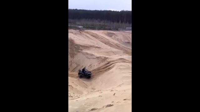 Квадрик в карьере в Стоянке Yamaha Grizzly 700 смотреть онлайн