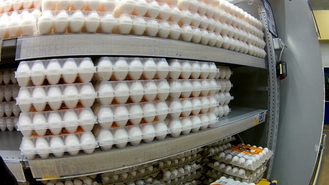 Цены на куриные яйца в магазинах и на рынке ,где выгоднее покупать смотреть онлайн