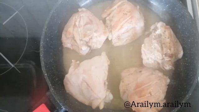 Қаймақты соустағы тауық еті. Куриное мясо в сметанном соусе. смотреть онлайн