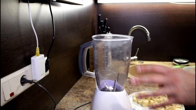 Банановое мороженое в домашних условиях с клубникой и черникой! смотреть онлайн