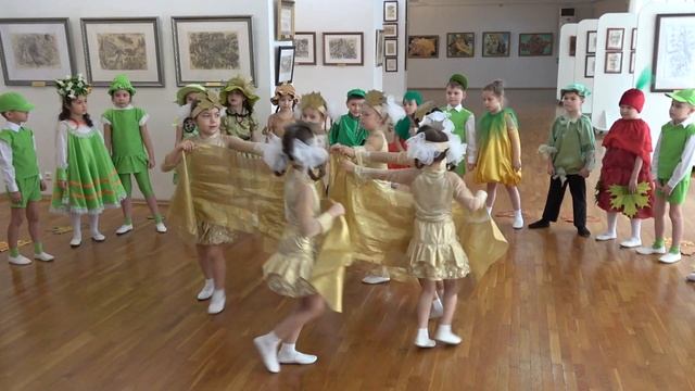 Осенний утренник в детском саду Танец "Осенний вальс" смотреть онлайн