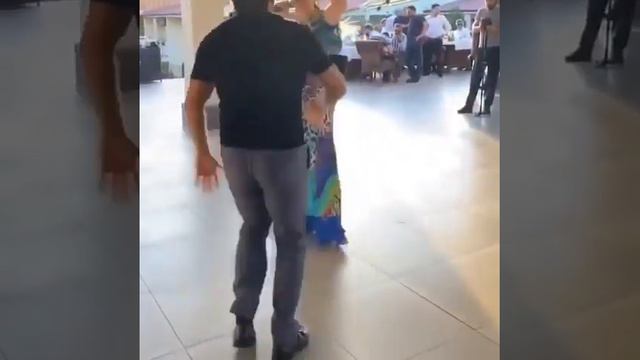 Поёт и танцует Патимат Расулова