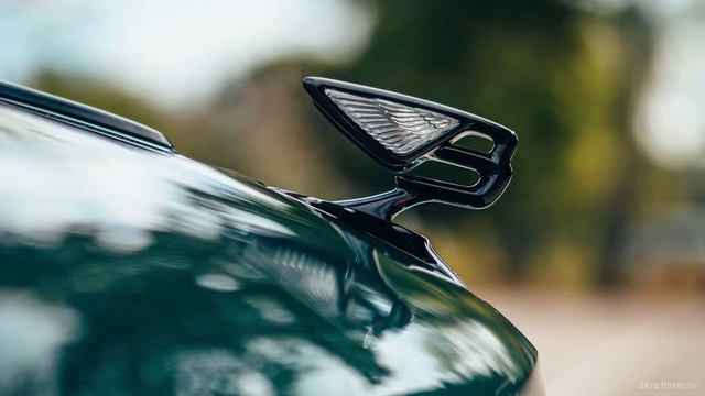 Bentley представила свой второй заряжаемый от розетки эксклюзивный автомобиль Flying Spur Hybrid смотреть онлайн