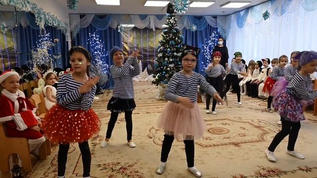 Новогодний утренник 2022 смотреть онлайн