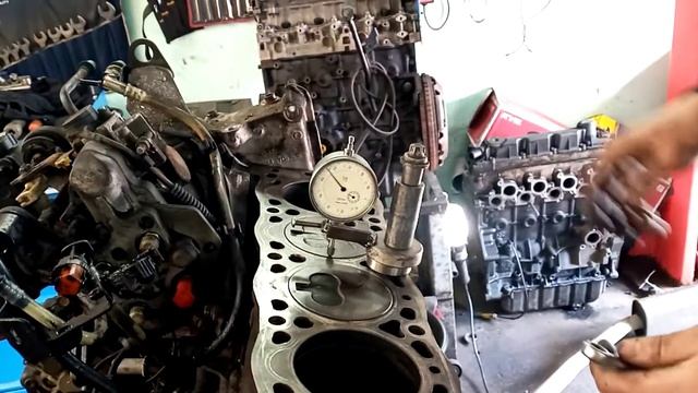 Замер выноса поршня на примере 1.9D DW8 смотреть онлайн