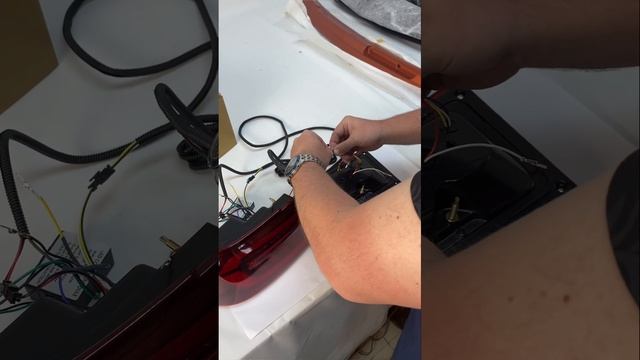 Инструкция по подключению светодиодных фонарей в стиле AUDI на ВАЗ 2110, 2112 смотреть онлайн