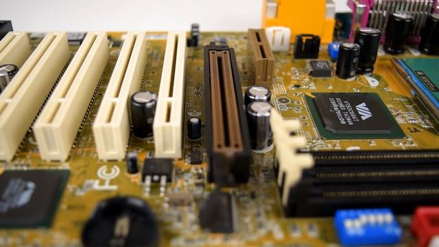 1 GHz Retro PC Build Part 1: Pentium III or Athlon смотреть онлайн