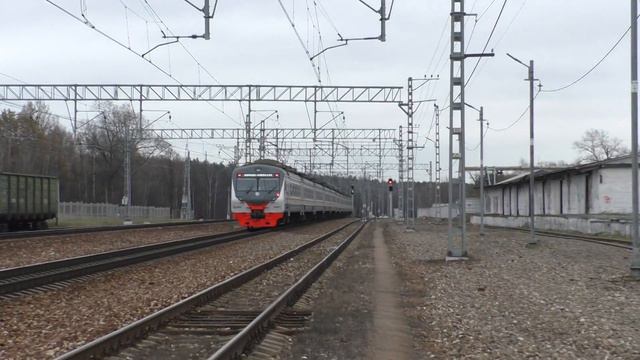 Электропоезд ЭД4М-0487 ЦППК станция Внуково смотреть онлайн