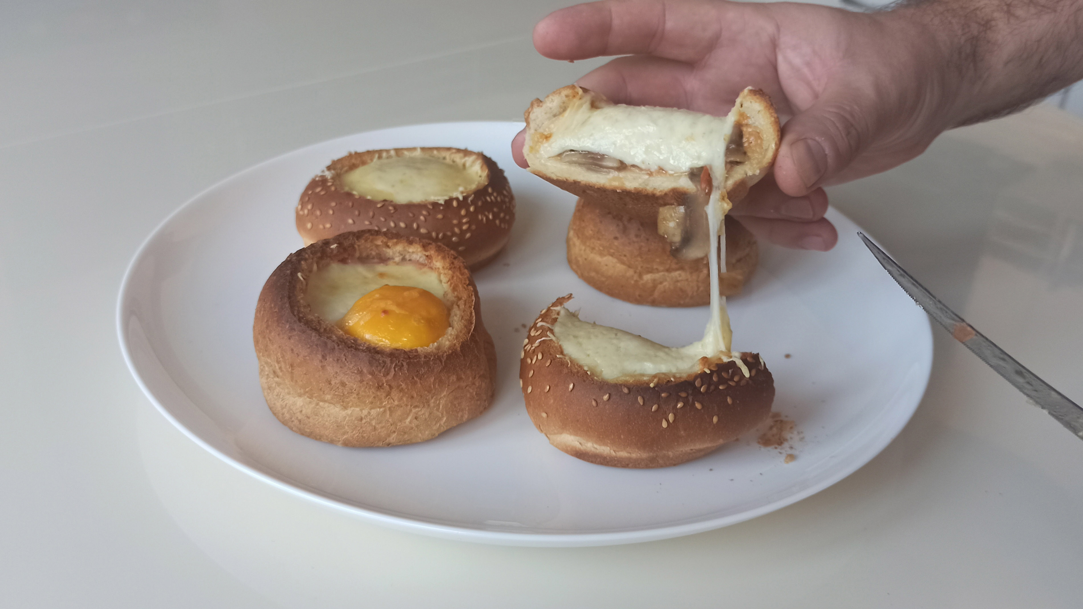 Фаршированные булочки! Вкусный и быстрый завтрак для всей семьи! смотреть онлайн