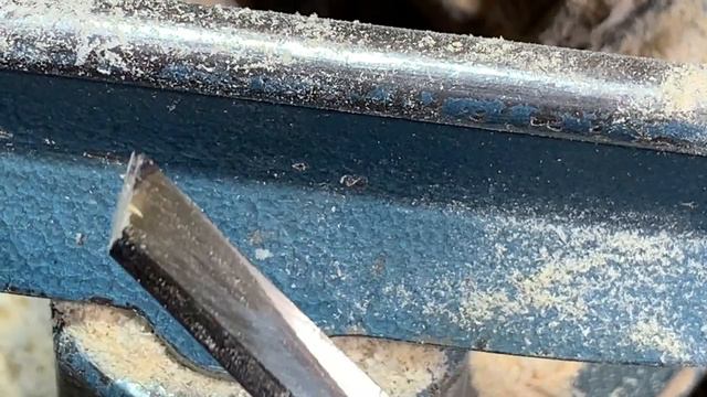 Richard Raffan converts an elderly gouge to a beading tool смотреть онлайн