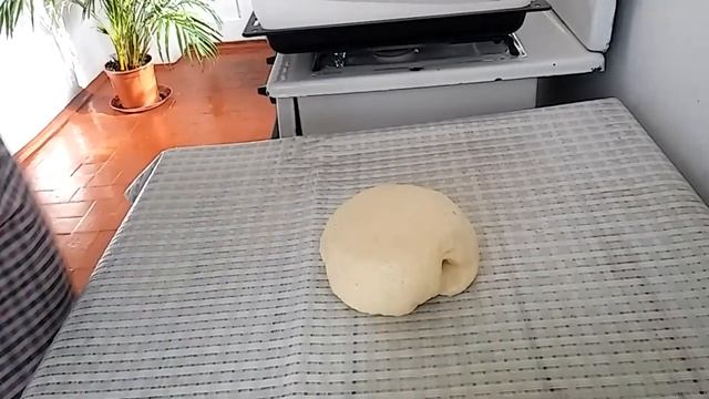 Булочки с изюмом и творожным кремом! смотреть онлайн