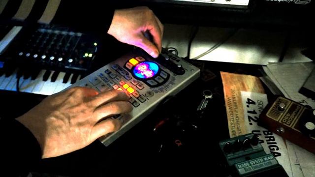 basement jam / KORG R3 / KAOSS PAD / ROLAND SP404 / WURLITZER Piano смотреть онлайн