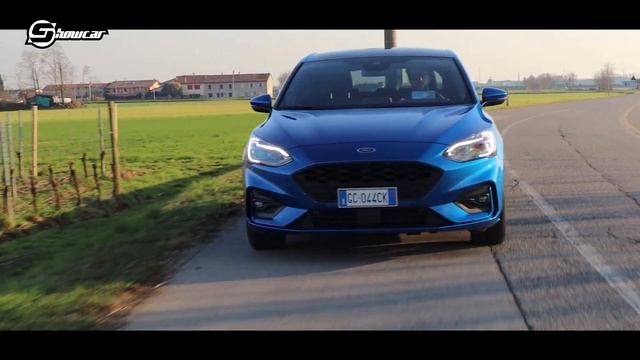 Ford FOCUS IBRIDA | La berlina MILD HYBRID tutta da guidare: prova e consumi reali смотреть онлайн