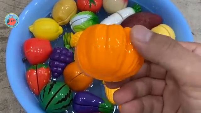 Let's throw various fruits and vegetables into the stream. #Pumpkin,#apple,#cucumber,#banana,#tomat смотреть онлайн