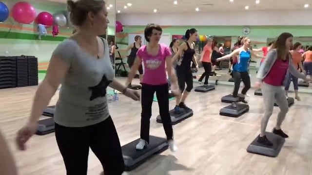 Вечерние потанцульки на степах смотреть онлайн