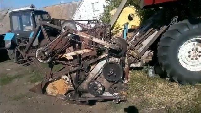 Одна из причин почиму комбаин не глотает салому смотреть онлайн