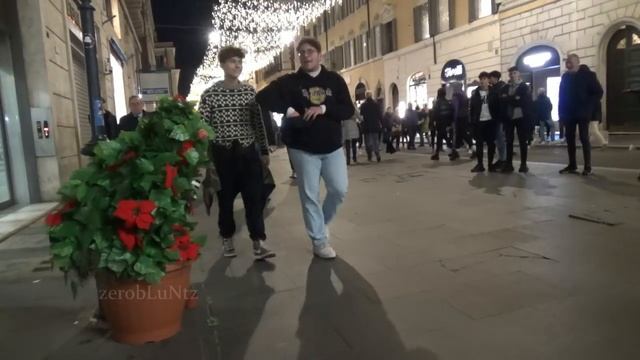 BUSHMAN & SANTA CLAUS PRANKS смотреть онлайн