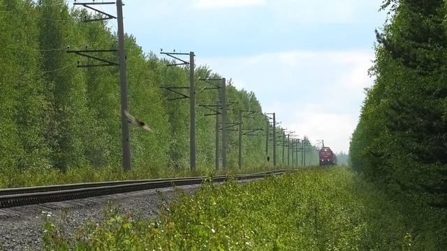 ТЭП70У-003 с пассажирским поездом Уфа — Новый Уренгой смотреть онлайн