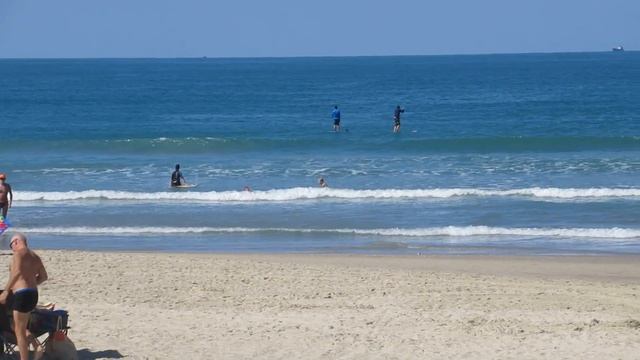 Осенний пляж в октябре! Хайфский залив.Кирьят-Ям.Израиль.Kiryat-Yam .Israel. смотреть онлайн