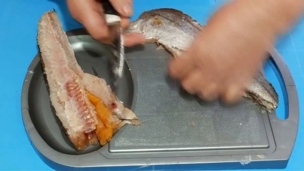 Как отделить филе хека от кости ⫷◆⫸ How to separate hake fillets from bone