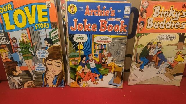 Nifty lot of Romance and Teen Comics Archie, Binky, Marvel, DC and more смотреть онлайн