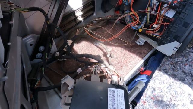 Установка акустики Harman Kardon Mercedes w211 Restail. смотреть онлайн