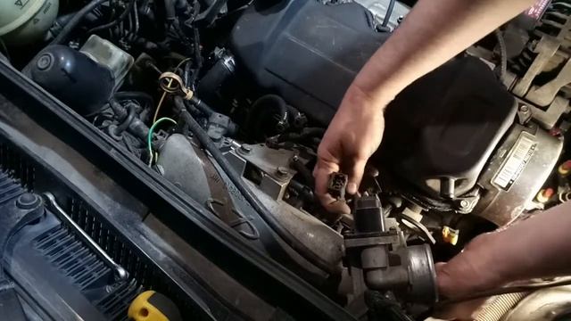 Установление топливной рамки и проверка давления в ней!