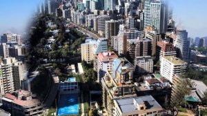 Столица Чили Сантьяго расположен в Центральной долине страны