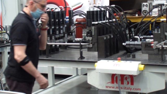 Специальный станок пробивки отверстий в трубах смотреть онлайн